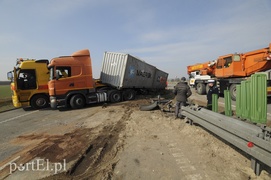 Przewrócił się tir, \"siódemka\" zablokowana