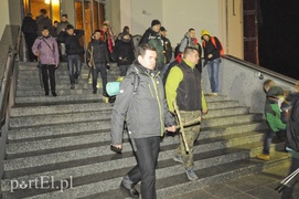 W błocie i w ciemnościach walczyli ze słabościami