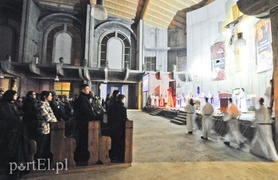 W błocie i w ciemnościach walczyli ze słabościami