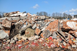 Wysadzili komin mleczarni. Zobacz film! (aktualizacja)