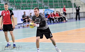 Meblarze kontynuują zwycięską passę (piłka ręczna)