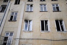 Ogień w mieszkaniu, lokator poparzony (aktualizacja)