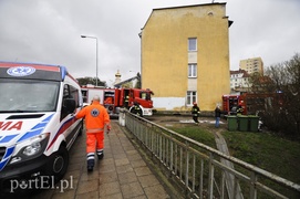 Ogień w mieszkaniu, lokator poparzony (aktualizacja)