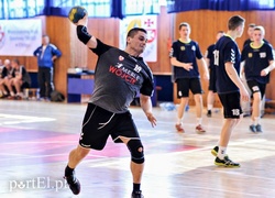 Meblarze II rozgromili rywala (piłka ręczna)