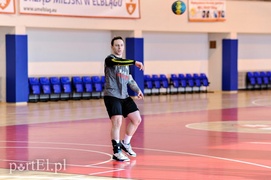 Meblarze II rozgromili rywala (piłka ręczna)