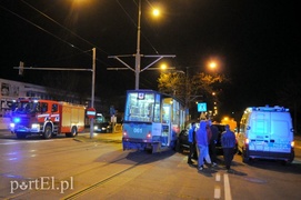 Porsche kontra tramwaj, jedna osoba ranna