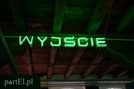 Kina nie ma, neon świeci