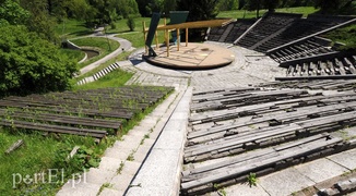 Inspektorzy ocenią, jak bardzo amfiteatr się sypie
