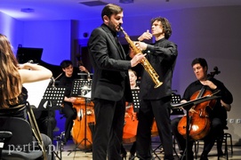 Saksofon, Argentyna i Broadway