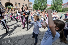 Dziedziniec ratusza opanowały dzieci