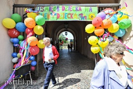 Dziedziniec ratusza opanowały dzieci
