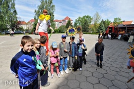 Dziedziniec ratusza opanowały dzieci