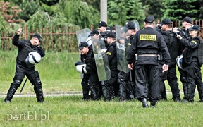 Policja kontra kibice na stadionie