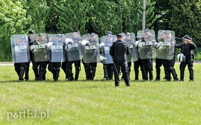 Policja kontra kibice na stadionie