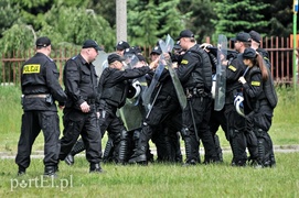Policja kontra kibice na stadionie