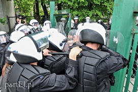 Policja kontra kibice na stadionie