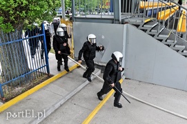 Policja kontra kibice na stadionie