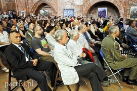 To oni karmią i ubierają żołnierzy