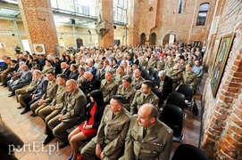 To oni karmią i ubierają żołnierzy