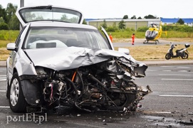 Poważny wypadek na ul. Żuławskiej. Dwie osoby ranne