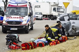 Poważny wypadek na ul. Żuławskiej. Dwie osoby ranne