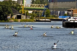 Kajakarze opanowali rzekę