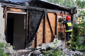 Pożar tuż przy moście