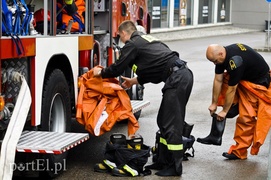 Strażacy walczyli z amoniakiem Strażacy walczyli z amoniakiem