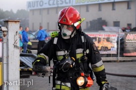 Pożar w hali z częściami do aut przy obwodnicy