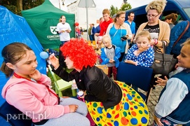 Policyjny festyn w deszczu