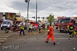Wypadek karetki na 12 Lutego. Jedna osoba nie żyje, trzy w ciężkim stanie trafiły do szpitala