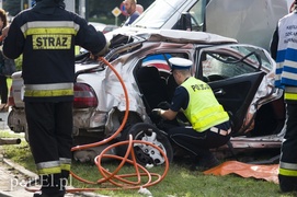 Wypadek karetki na 12 Lutego. Jedna osoba nie żyje, trzy w ciężkim stanie trafiły do szpitala