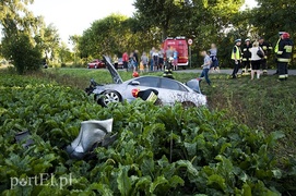 Audi zderzyło się z ciężarówką. Są ranni