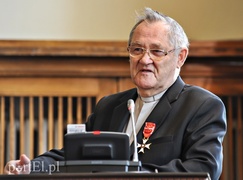 Władza się kłóci, a długi rosną