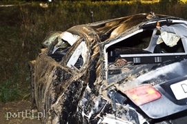 Dachowanie w BMW, wszyscy byli pijani