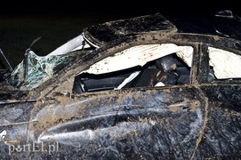 Dachowanie w BMW, wszyscy byli pijani