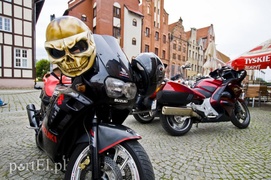 Upuszczają sobie krwi i zachęcają do tego innych