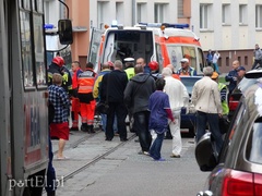 Passatem wjechała pod tramwaj