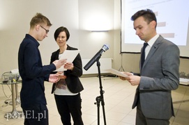 Ta gra opłaca się obu stronom