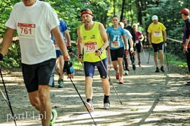 650 osób powędrowało z kijkami przez Bażantarnię