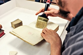 Dotykając przeszłości