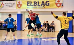 Meblarze rozbili rywala (piłka ręczna)