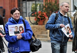 Z lewej strony nadjechała Barbara Nowacka