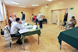 Jest spokojnie, głosujących całkiem sporo