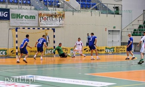 Policjanci przy piłce Policjanci przy piłce