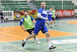 Policjanci przy piłce