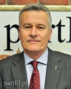 Podkręcanie wąsów trwa