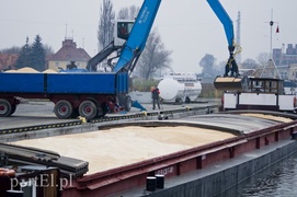 Pierwsza taka barka w porcie