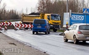 \"Ciężki\" znak korkuje drogę?