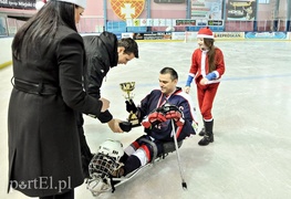 Hokej na siedząco, ale emocje sięgały sufitu